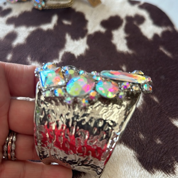 Silver Hammered Metal Aurora Borealis Cuff - Picture 4 of 5